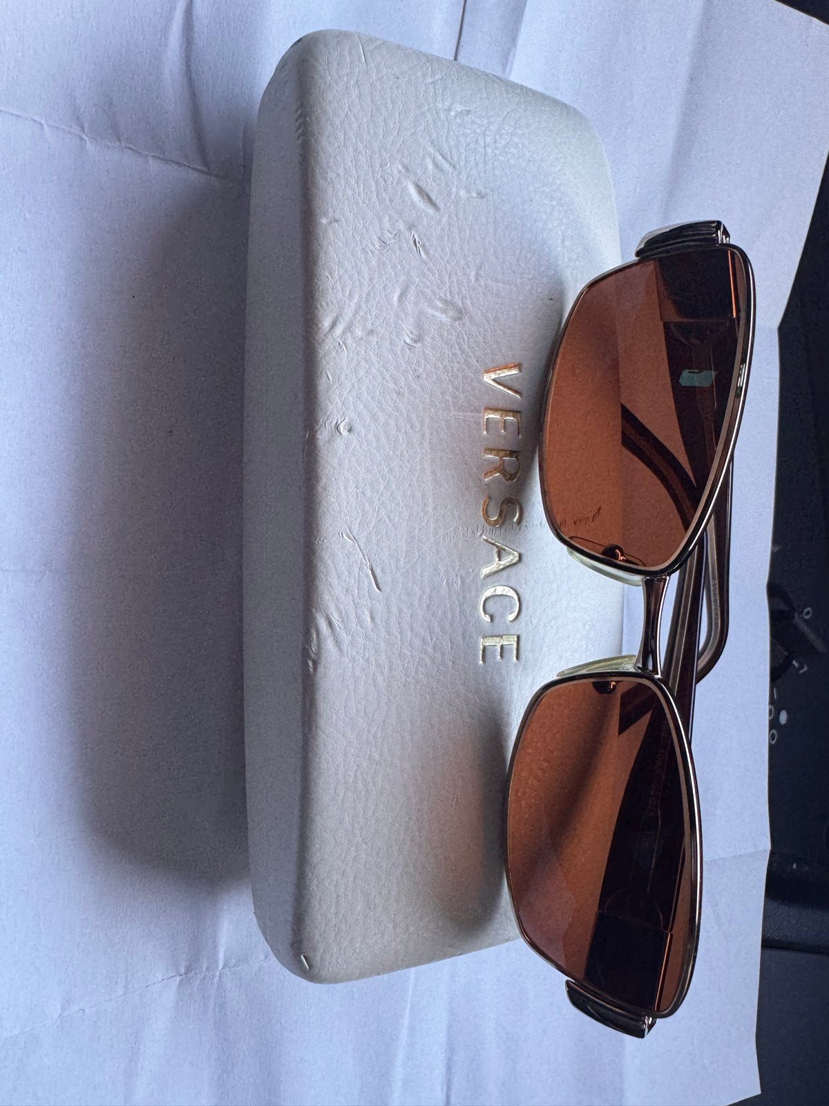 Versace Zonnebril met bruine glazen en Medusa details, Gebruikt, Zonnebril, Bruin, Gianni Versace
