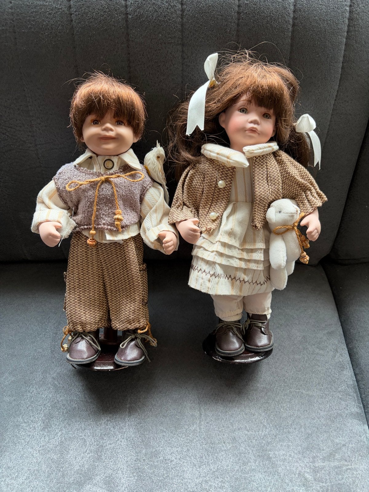 Set van 2 porseleinen poppen - jongen en meisje, Verzamelen, Poppen, Ophalen of Verzenden, Zo goed als nieuw, Pop