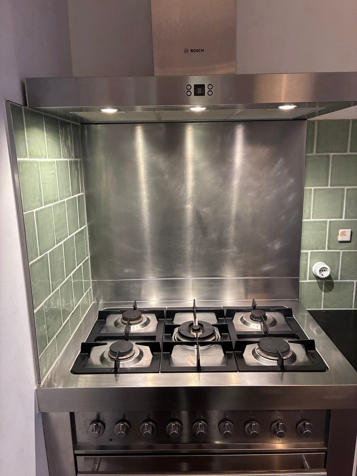 Bosch afzuigkap en Solitaire gasfornuis met oven, Witgoed en Apparatuur, Gebruikt, Hete lucht, 60 cm of meer, Ophalen of Verzenden