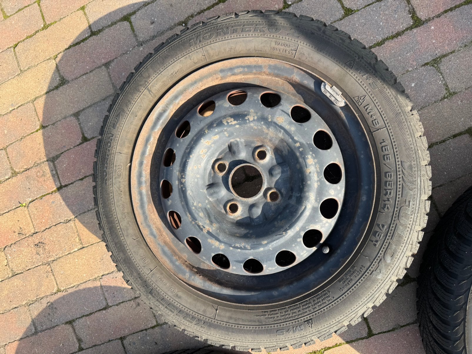 Foto 3 van Winterbanden 155/65 r14 6,5mm Kia Picanto & Citroën C1