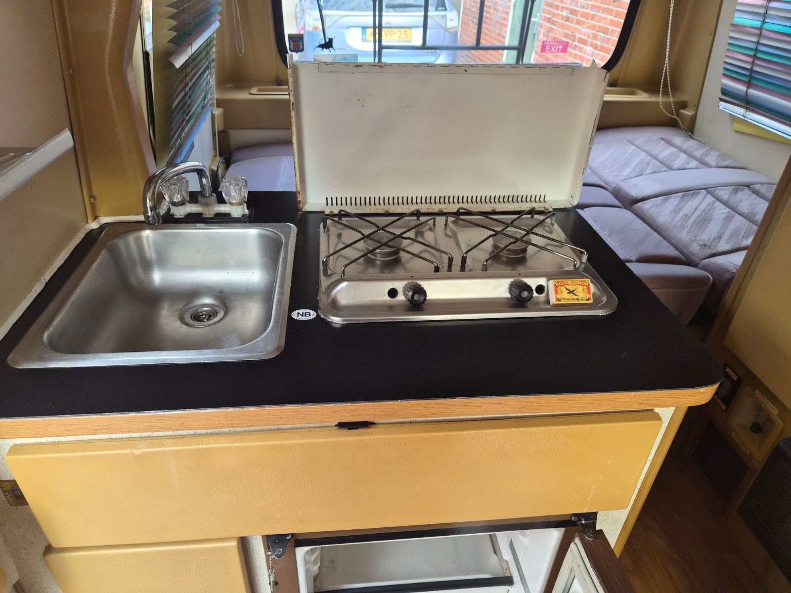 Foto 13 van BENZINE AUTOMAAT WINNEBAGO LE SHARO 2X AIRCO