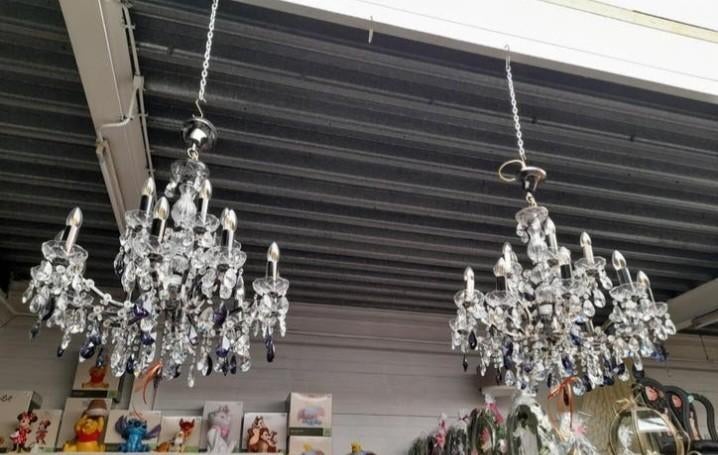 2 x unieke kristallen kroon luchters met gekleurde kristal, Huis en Inrichting, Lampen | Kroonluchters, Ophalen of Verzenden, Zo goed als nieuw
