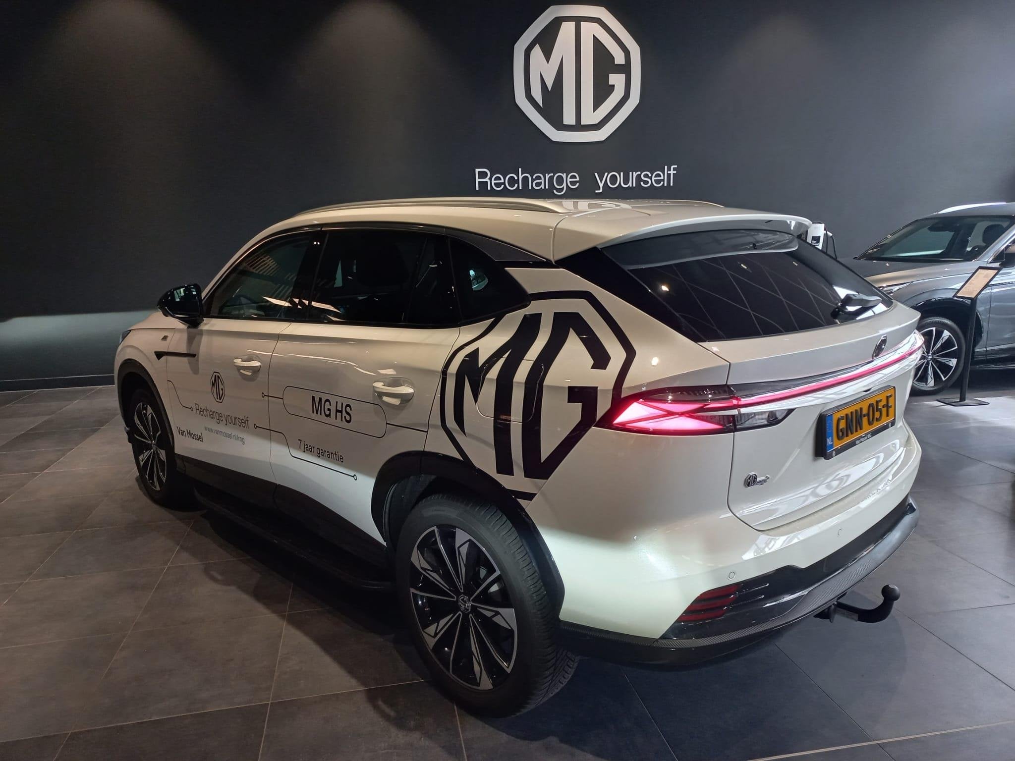 MG HS PHEV 1.5 272pk Aut. Luxury | 100km Electrisch | Navi |, Auto's, MG, 12 maanden, Stof, Automatische klimaatregeling, 4 cilinders