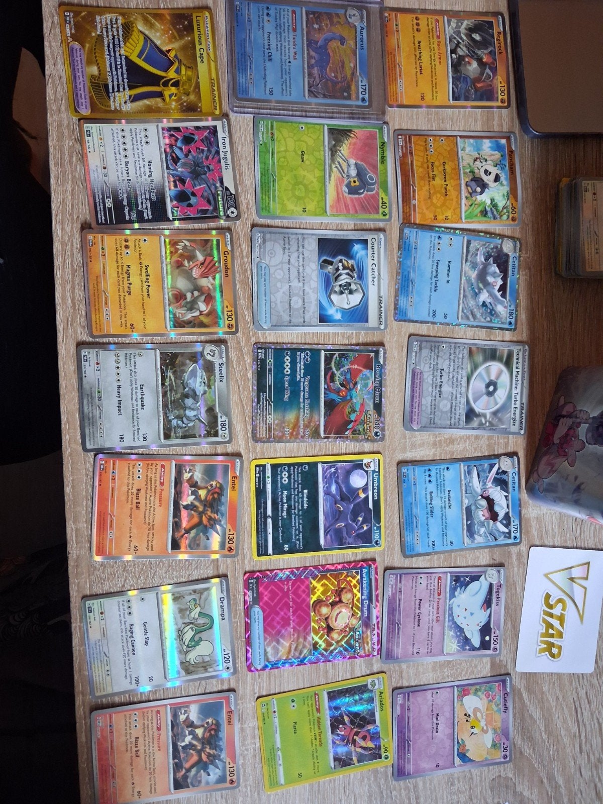 Pokémon kaarten met bewaarblik (ongeveer 100 stuks), Ophalen of Verzenden, Gebruikt, Meerdere kaarten, Foil