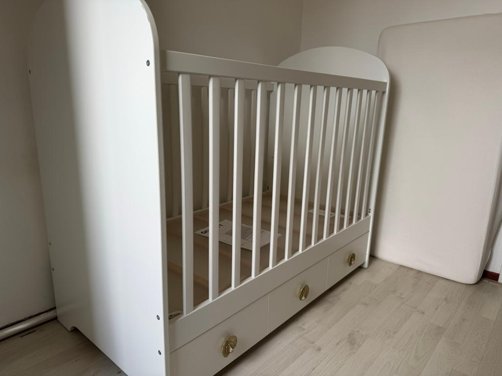 IKEA Gonatt Ledikant met lades en matras - ZO MEENEMEN €70!, Kinderen en Baby's, Babywiegjes en Ledikanten, Ophalen, Zo goed als nieuw