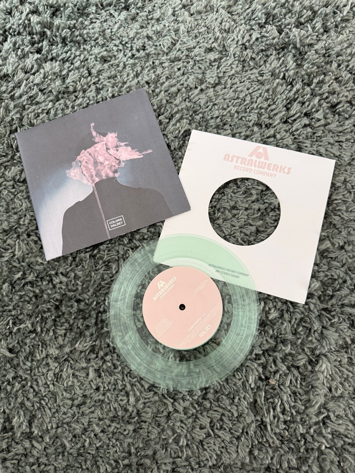 Halsey - Colors 7 inch coke bottle clear vinyl + poster, Gebruikt, Pop, 7 inch, Colored vinyl