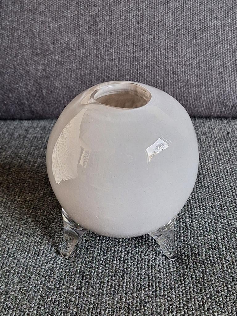 Dutz vaasje - ronde bol op drie pootjes, Huis en Inrichting, Woonaccessoires | Vazen, Overige kleuren, Ophalen of Verzenden, Minder dan 50 cm