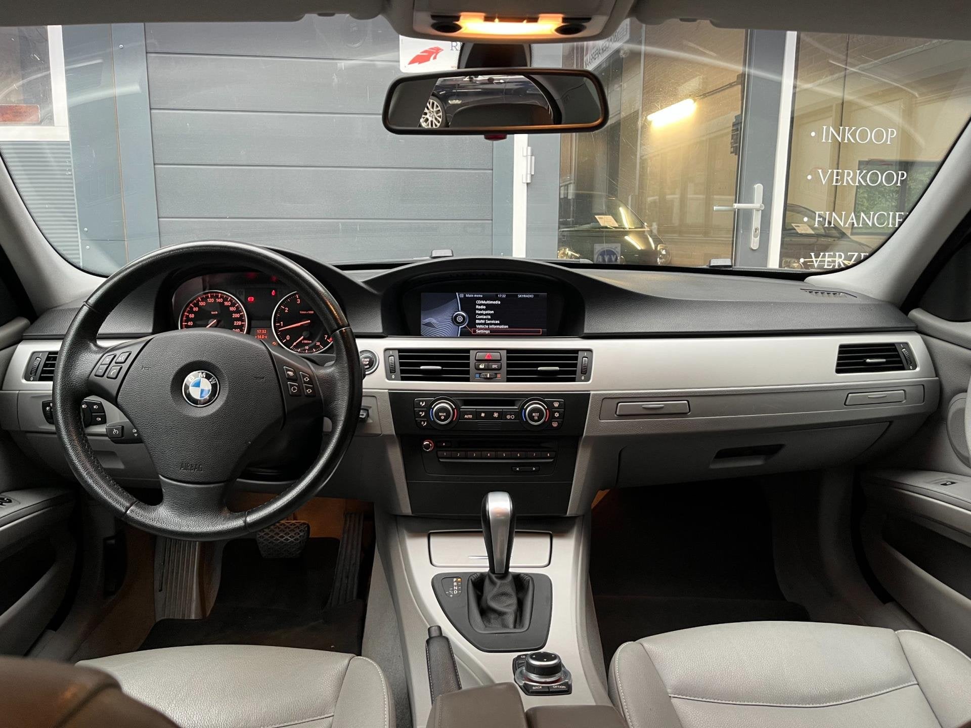 BMW 3-serie 318i Executive|Automaat|Leer|Pdc|Led|Navi|Cruise, Auto's, BMW, Automaat, Achterwielaandrijving, Parkeersensor, Sedan