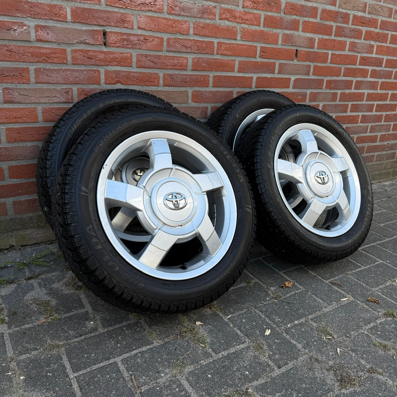 15” inch Toyota Aygo velgen 4x100 ET35 ZGAN banden, Auto-onderdelen, Banden en Velgen, Ophalen, Gebruikt, 15 inch, Banden en Velgen