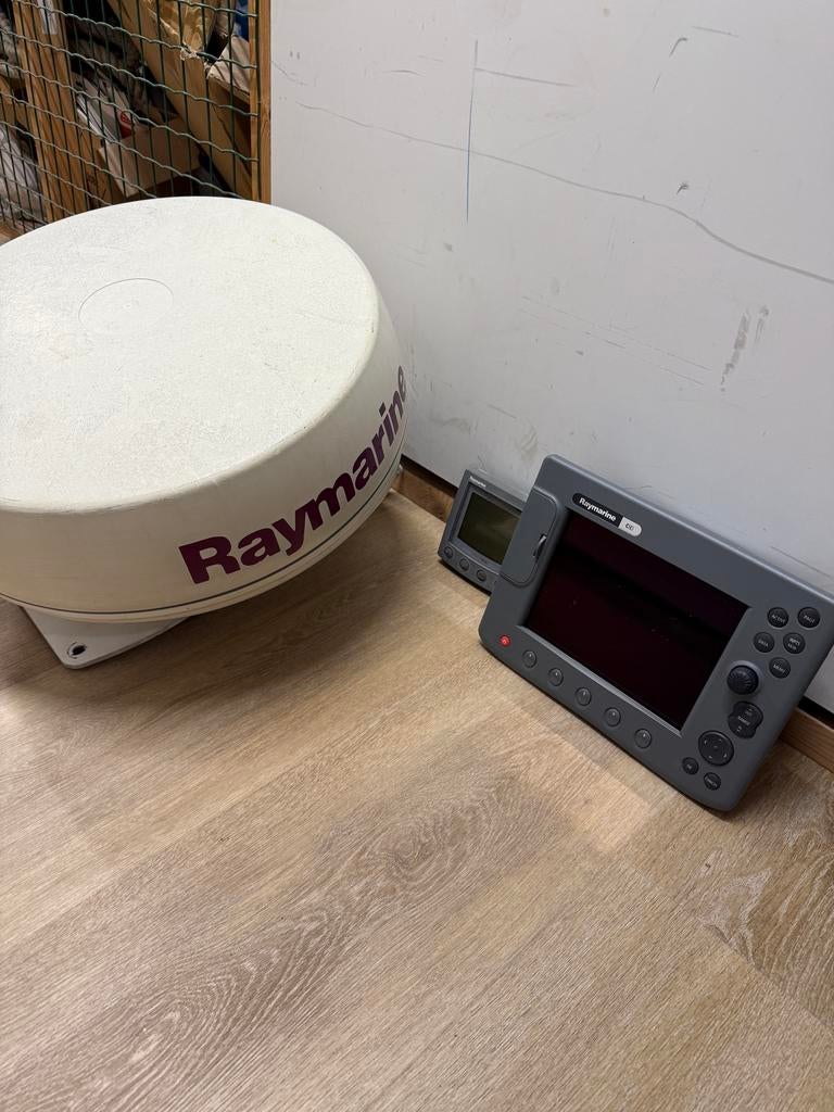 Raymarine C80 kaartplotter en RD218 radome, Watersport en Boten, Ophalen of Verzenden, Gebruikt, Kaartplotter of Fish Finder