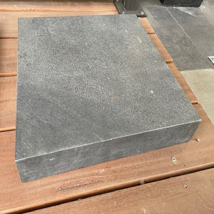 Chinese Graniet G654 Parasolvoet 50x50x8 cm – Donker Gezoet, Ophalen, Minder dan 1 meter, Parasolvoet