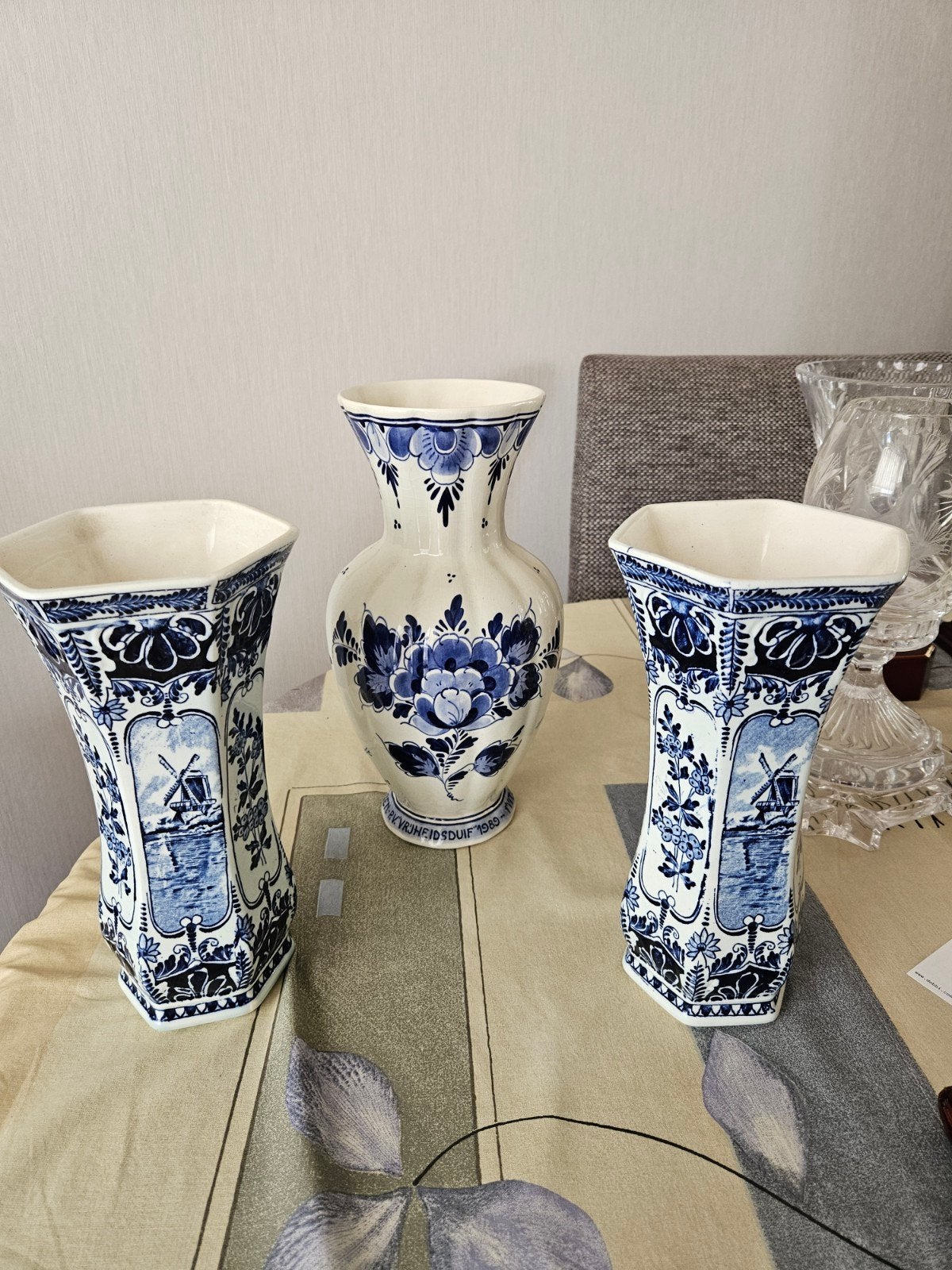 Set van 3 blauw-witte vazen - niet echt Delfts, Ophalen