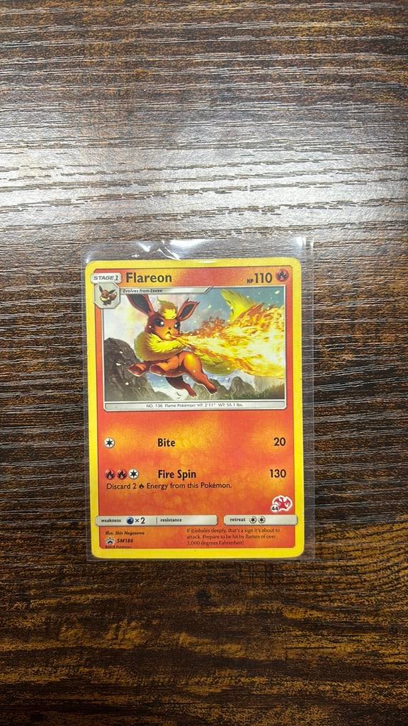 Flareon PROMO (SM186), Hobby en Vrije tijd, Ophalen of Verzenden, Zo goed als nieuw