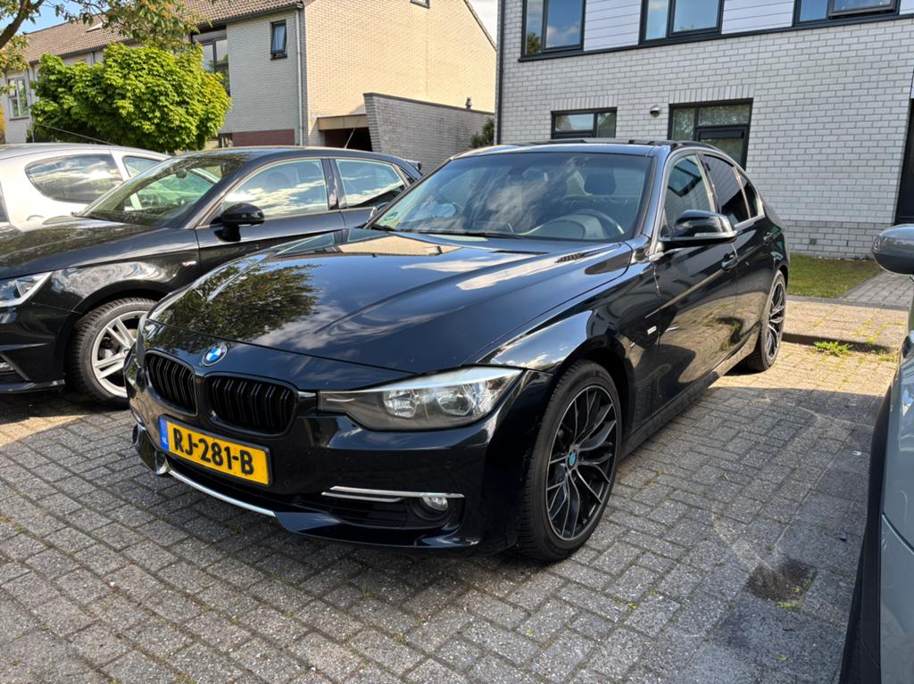 BMW 3-Serie 3.0 I 335 AUT 2012 Zwart| LICHTE SCHADE!, Auto's, Automaat, Achterwielaandrijving, Zwart, Zwart