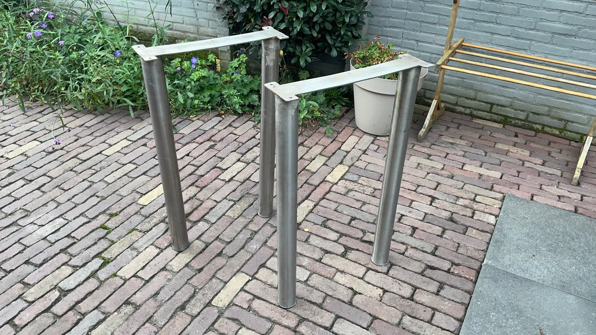 Bar-tafel poten, Ophalen, 50 tot 100 cm, Zo goed als nieuw, Metaal