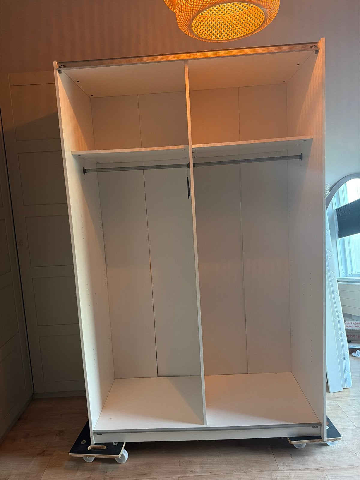 GRATIS! kledingkast met schuifdeuren - Ruim en praktisch, 100 tot 150 cm, 200 cm of meer, Ophalen of Verzenden, Zo goed als nieuw