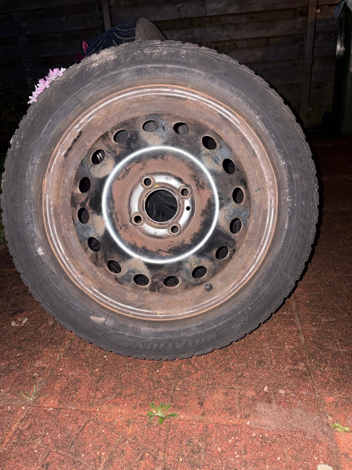Winterbanden met Nisan Micra velgen - Goodyear Ultra Grip 9, Auto-onderdelen, Ophalen, Gebruikt, 15 inch, 175 mm