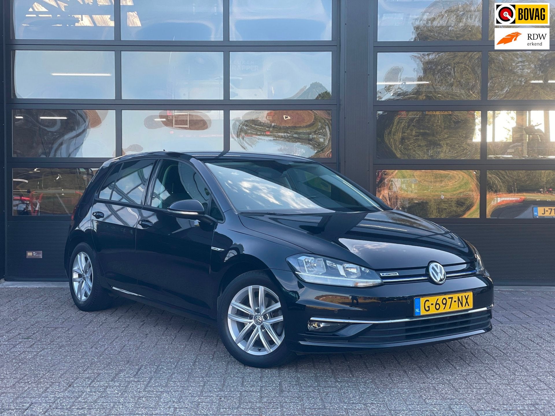 Volkswagen Golf 1.5 TSI Comfortline/ACC/PDC/Carplay/, Auto's, Voorwielaandrijving, Euro 6, 4 cilinders, Zwart