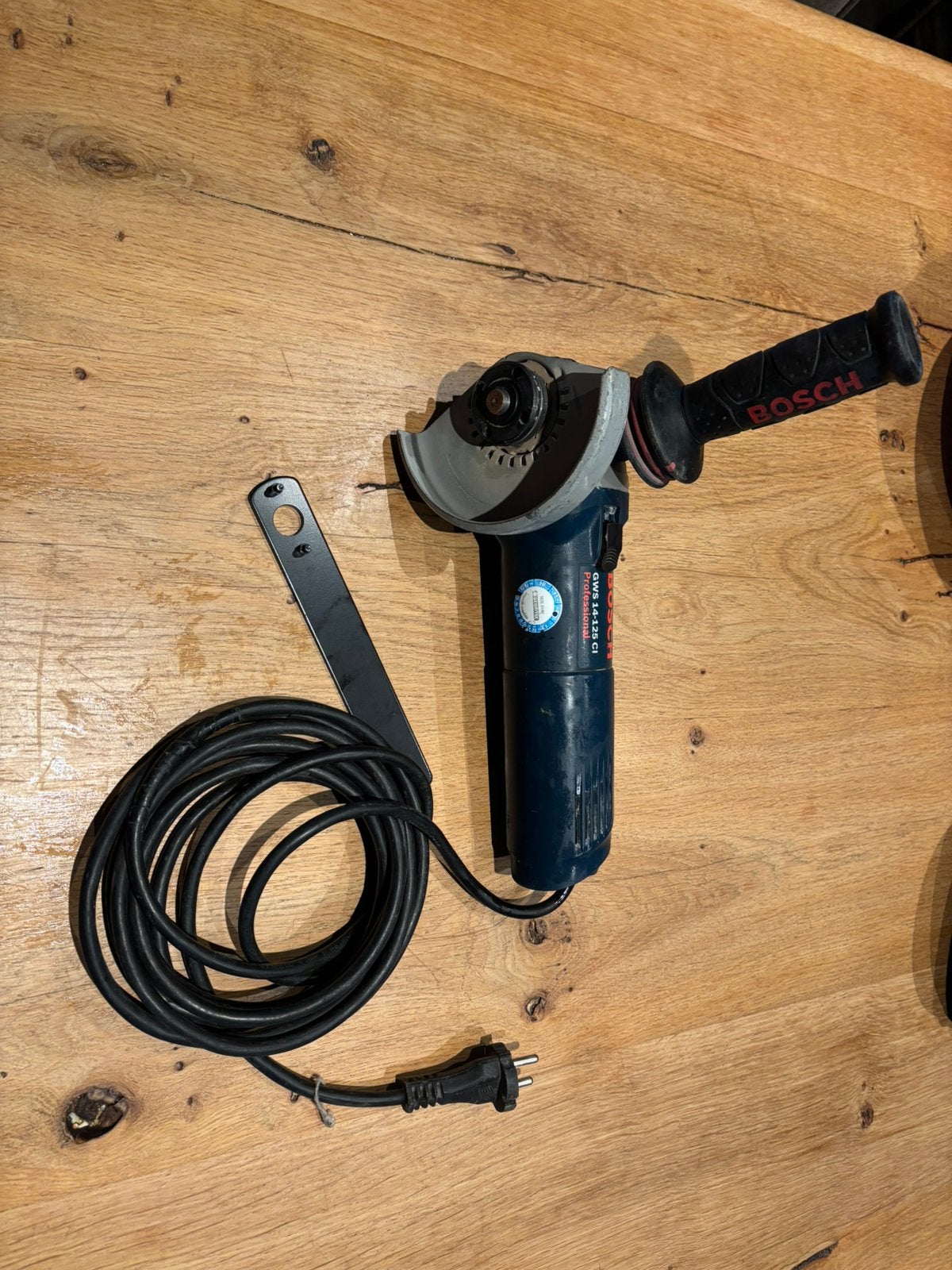 Haakse slijptol (125mm), Ophalen of Verzenden, Zo goed als nieuw, 700 tot 1000 watt, Haakse handslijpmachine