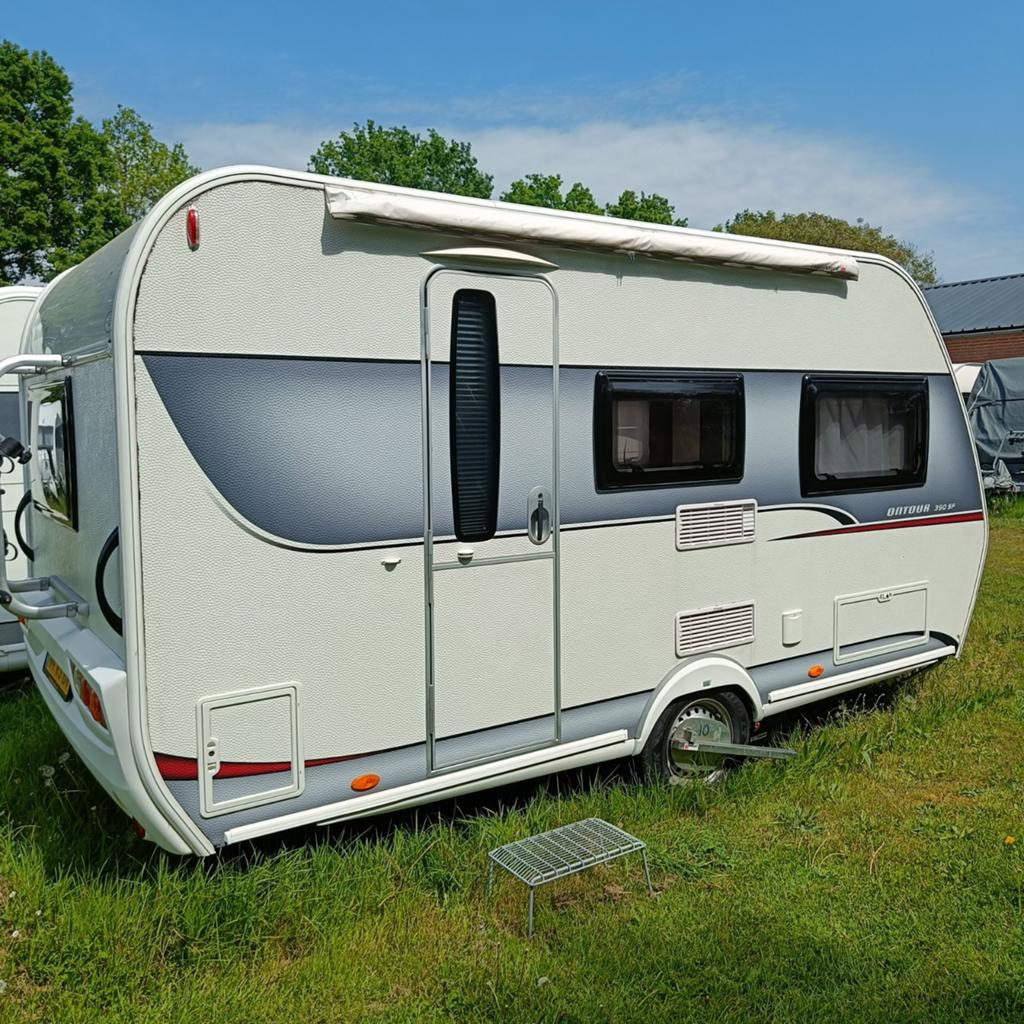 HOBBY 390 sf 2018 +MOVER+LUIFEL+VOORTENT ETC NIEUWSTAAT!, Caravans en Kamperen, Caravans, Hobby, Dwarsbed, Bedrijf, Treinzit