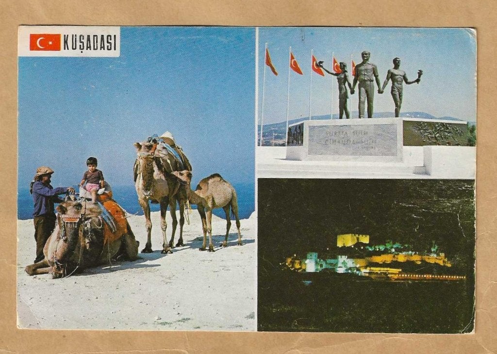 Oude ansichtkaart Kusadasi, Turkije - Kamelen en monument, Ophalen of Verzenden, 1980 tot heden, Gelopen, Buiten Europa