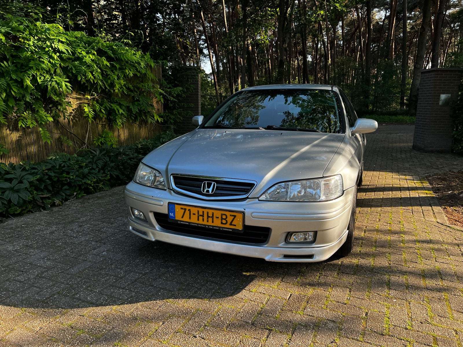 Honda Accord 1.8 I S 2001 zilver, Auto's, Honda, Voorwielaandrijving, Zwart, 4 cilinders, Origineel Nederlands