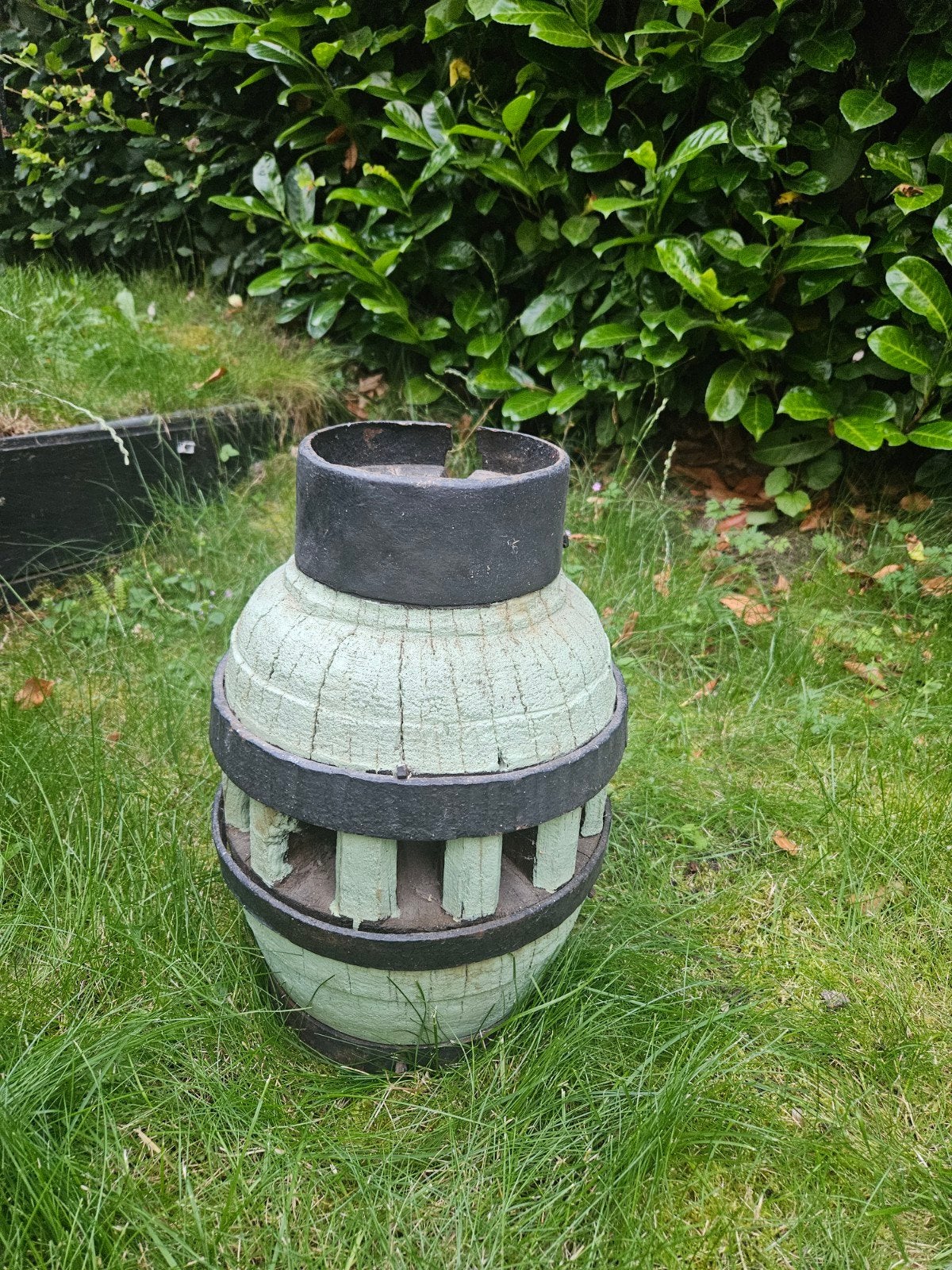Antiek karrewiel as / wagenwiel - decoratief object, Ophalen
