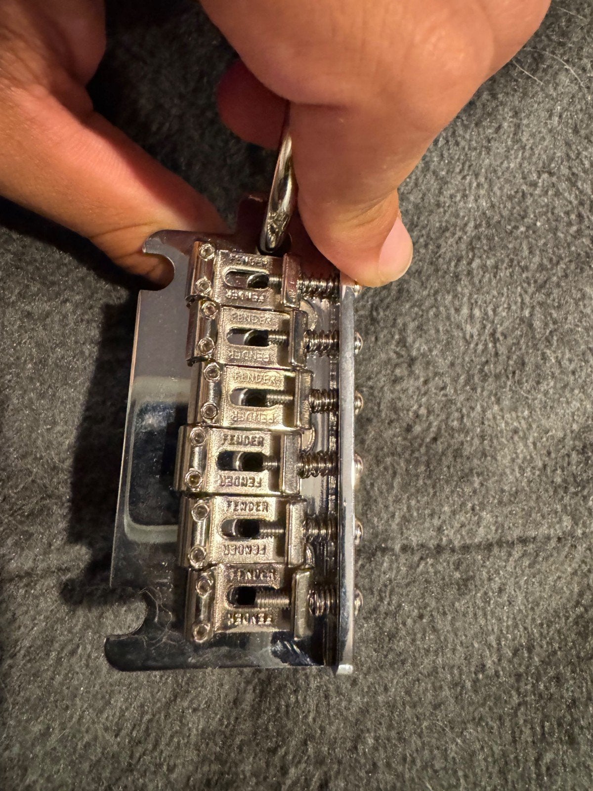 Foto 2 van New Fender deluxe strat 2-point bridge with tremelo