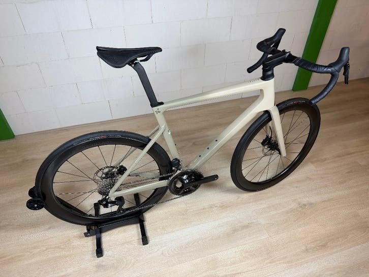 Rose Xlite 04 - 105 Di2 - Newmen Carbon - 57 cm, 28 inch, Carbon, Heren, Niet ingevuld