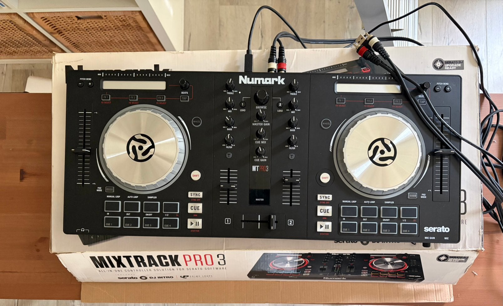 Numark Mixtrack Pro 3, Muziek en Instrumenten, Dj-sets en Draaitafels, Ophalen, Zo goed als nieuw, Numark