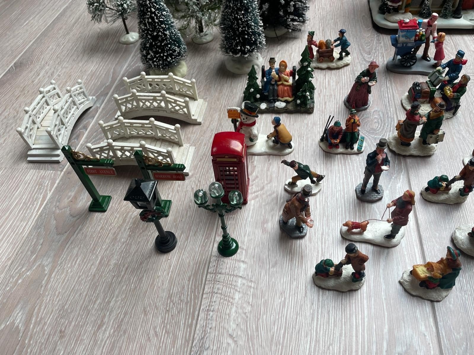 Uitgebreid kerstdorp met verlichte kersthuisjes en accessoir, Ophalen of Verzenden