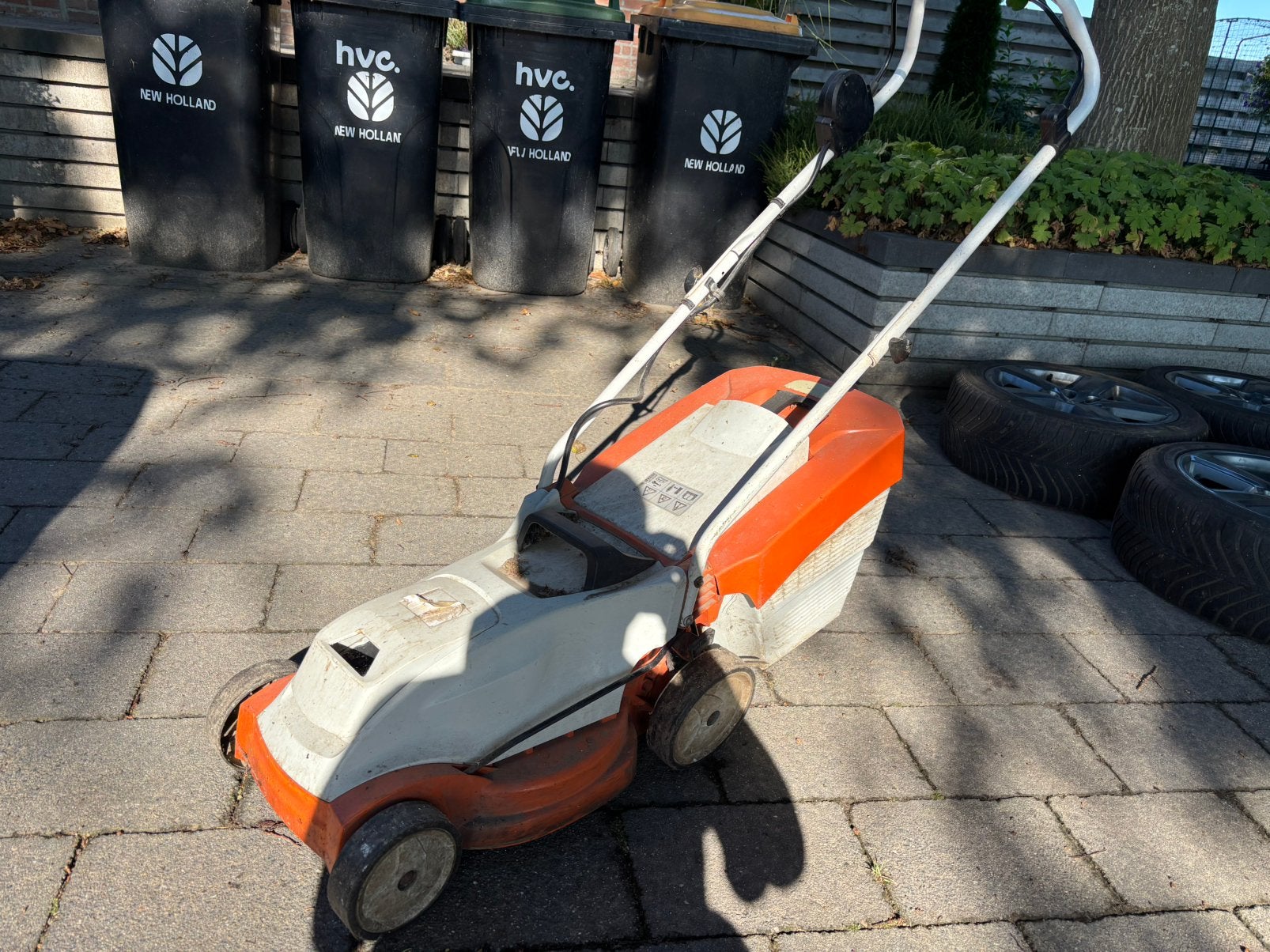 Stihl accu grasmaaier zonder accu, Tuin en Terras, Grasmaaiers, Ophalen, Gebruikt, Accu-grasmaaier, Opvangbak