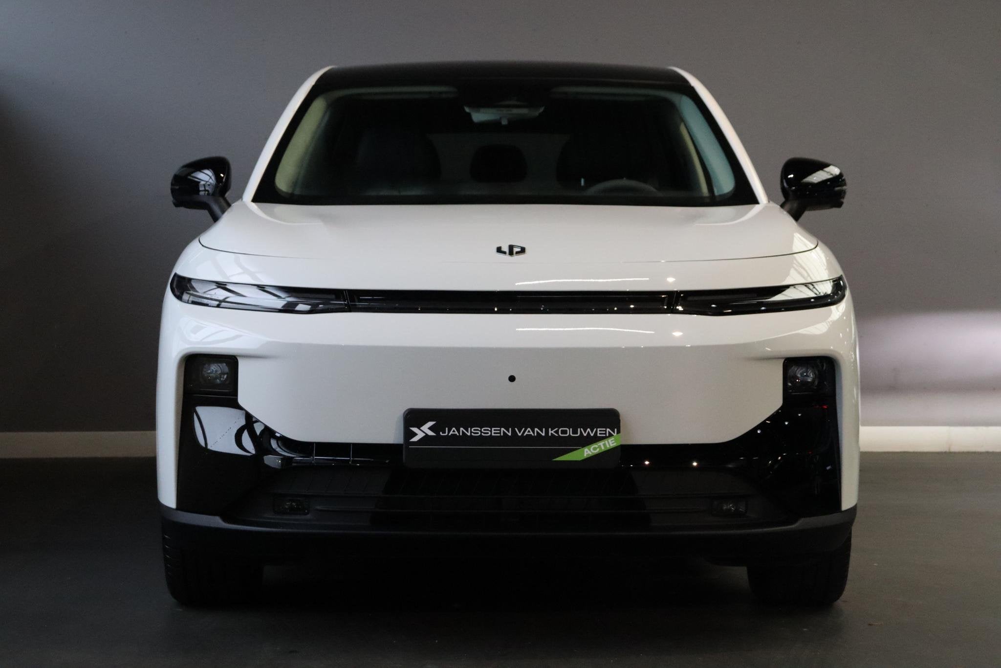 Leapmotor B10 Design ProMax 67.1 kWh / Panoramadak / Leder /, Auto's, 12 maanden, Achterwielaandrijving, 1820 kg, Nieuw