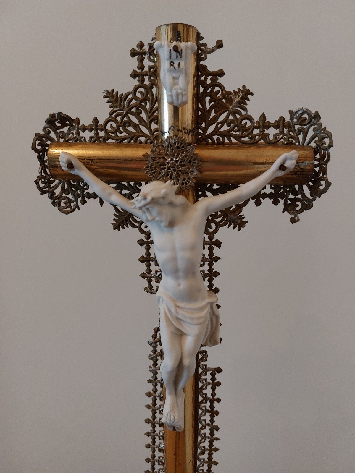 Jezus aan kruis staand beeld 55 cm, Ophalen