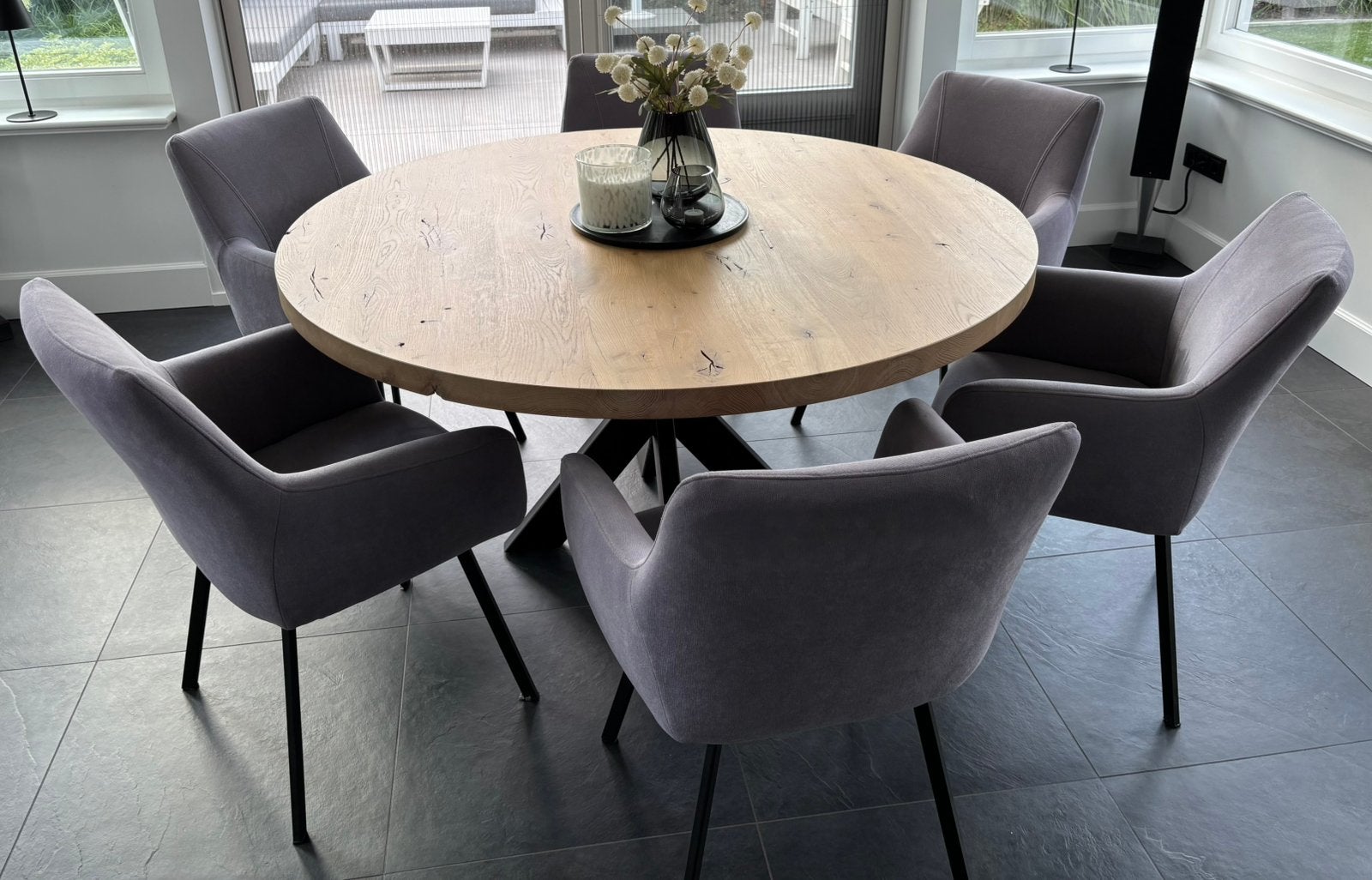 Ronde eikenhouten eettafel 150cm Table du Sud met 6 stoelen, Ophalen, 100 tot 150 cm, Zo goed als nieuw, Eikenhout