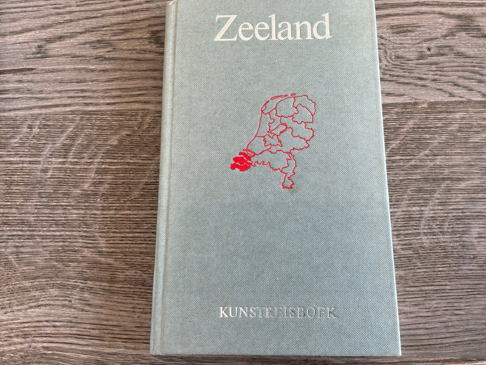 Zeeland Kunstgidsboek - Reisgids met cultuur en historie, Ophalen of Verzenden, Reisgids of -boek, Benelux, Gelezen