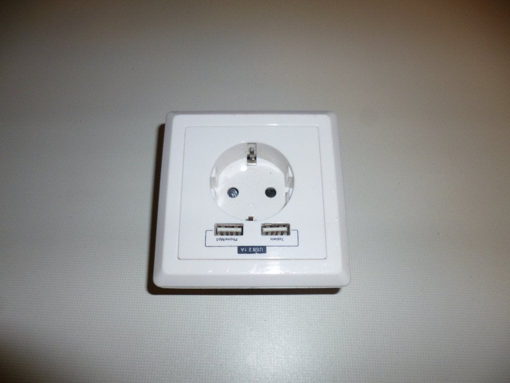 Stopcontact met dubbele USB-oplader, Ophalen of Verzenden, Gebruikt, Overige merken, Stopcontact