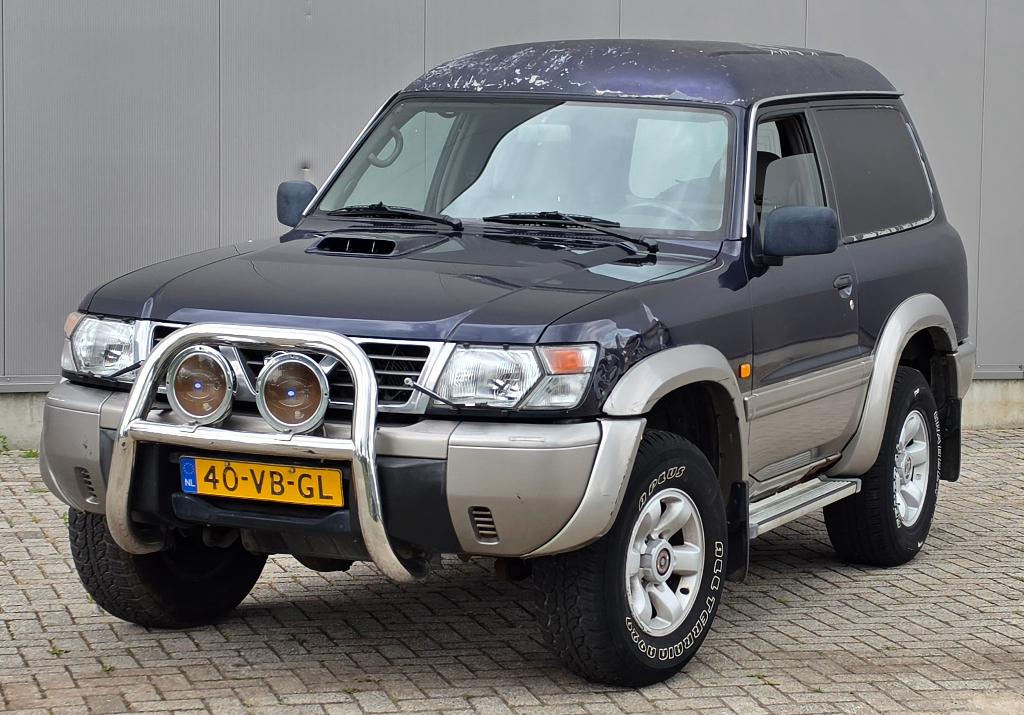 Nissan Patrol 2.8 GR TDI 3DR 4WD 4x41998 Airco youngtimer, Auto's, Euro 2, Stof, 2826 cc, Beige