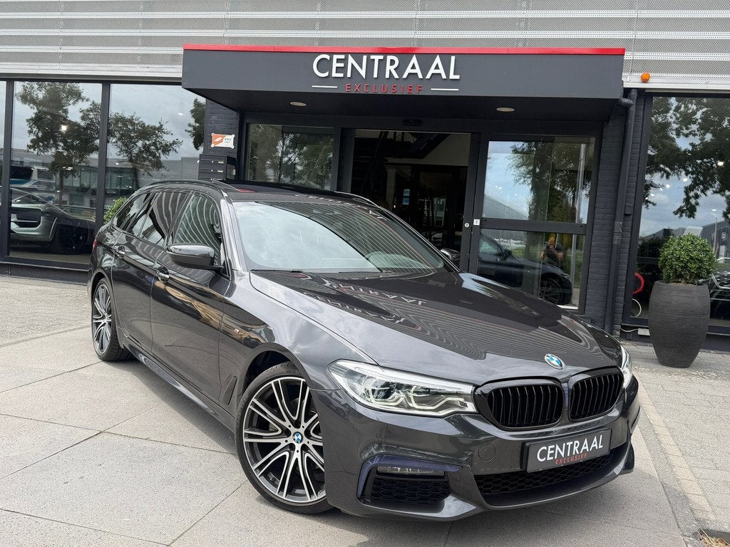 BMW 5-serie Touring 520i High Exe M-Sport Pano|Harman&Kardon, Automaat, 1998 cc, Achterwielaandrijving, Gebruikt