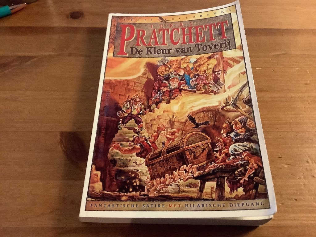 Terry Pratchett, Schijfwereld 1: de kleur van Toverij, Boeken, Ophalen of Verzenden, Gelezen, Terry Pratchett