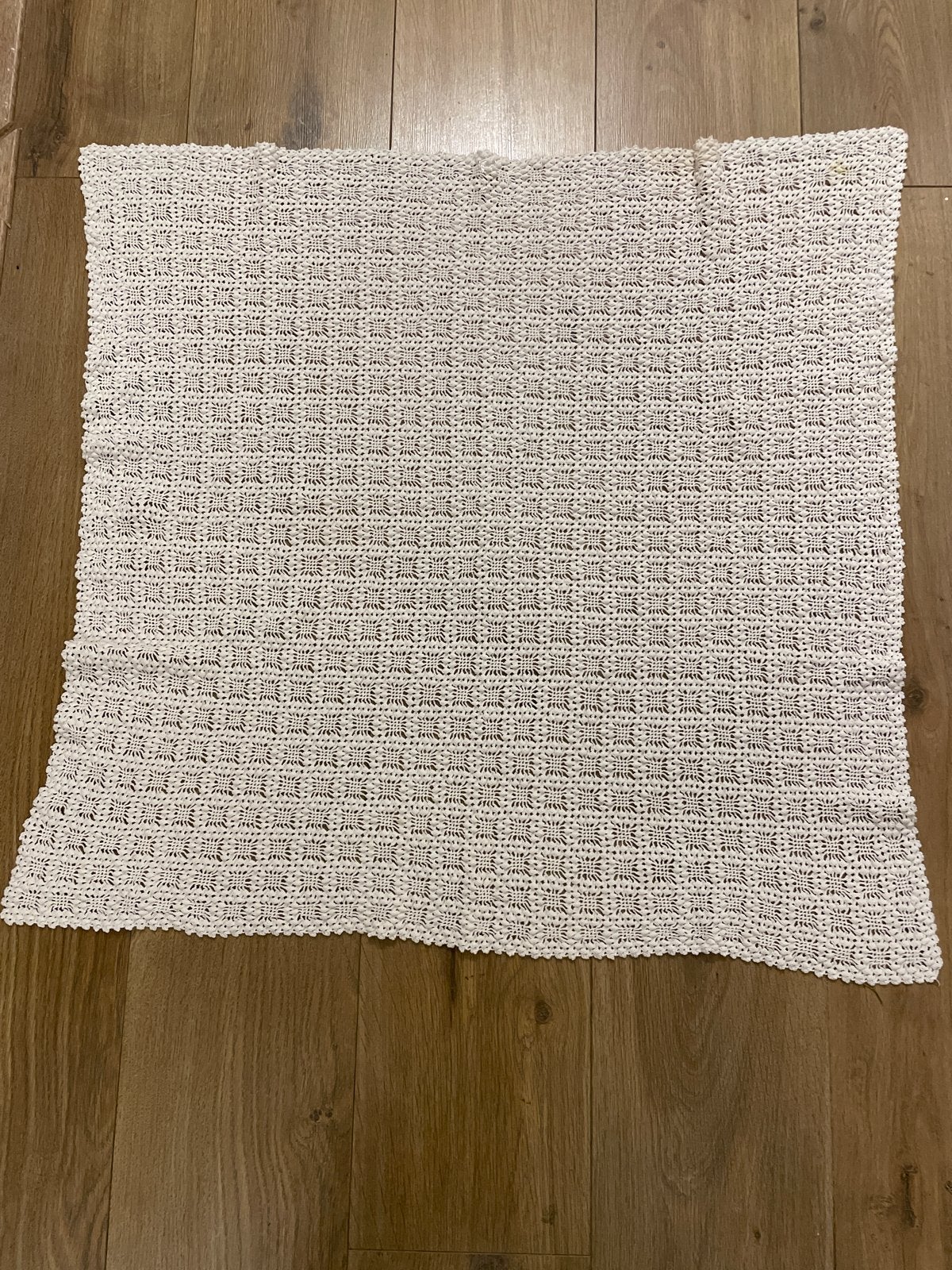 Gehaakt kleed 77x77 cm - Handgemaakt, Vierkant, Zo goed als nieuw, Crème, 50 tot 100 cm