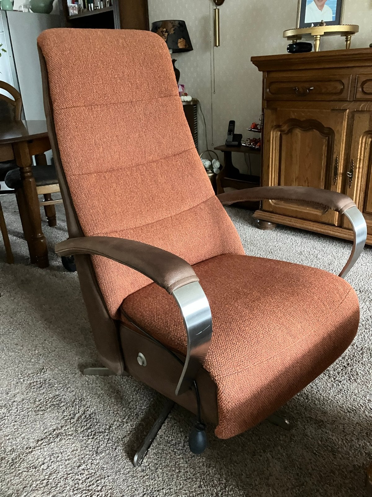 relaxfauteuil - Oranje stof en bruin leer en staal, Ophalen, Gebruikt, Stof, 75 tot 100 cm