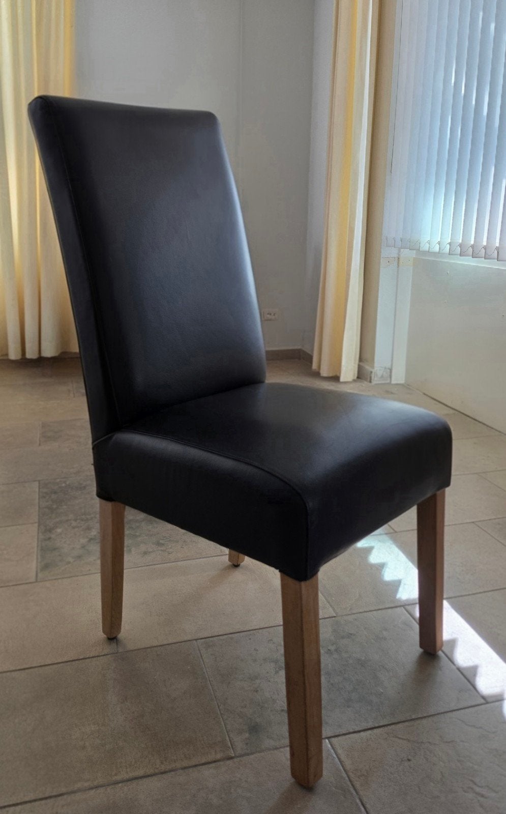 Zwarte eetkamerstoel van leer, 105 cm hoog, Ophalen, Gebruikt, Zwart, Eén