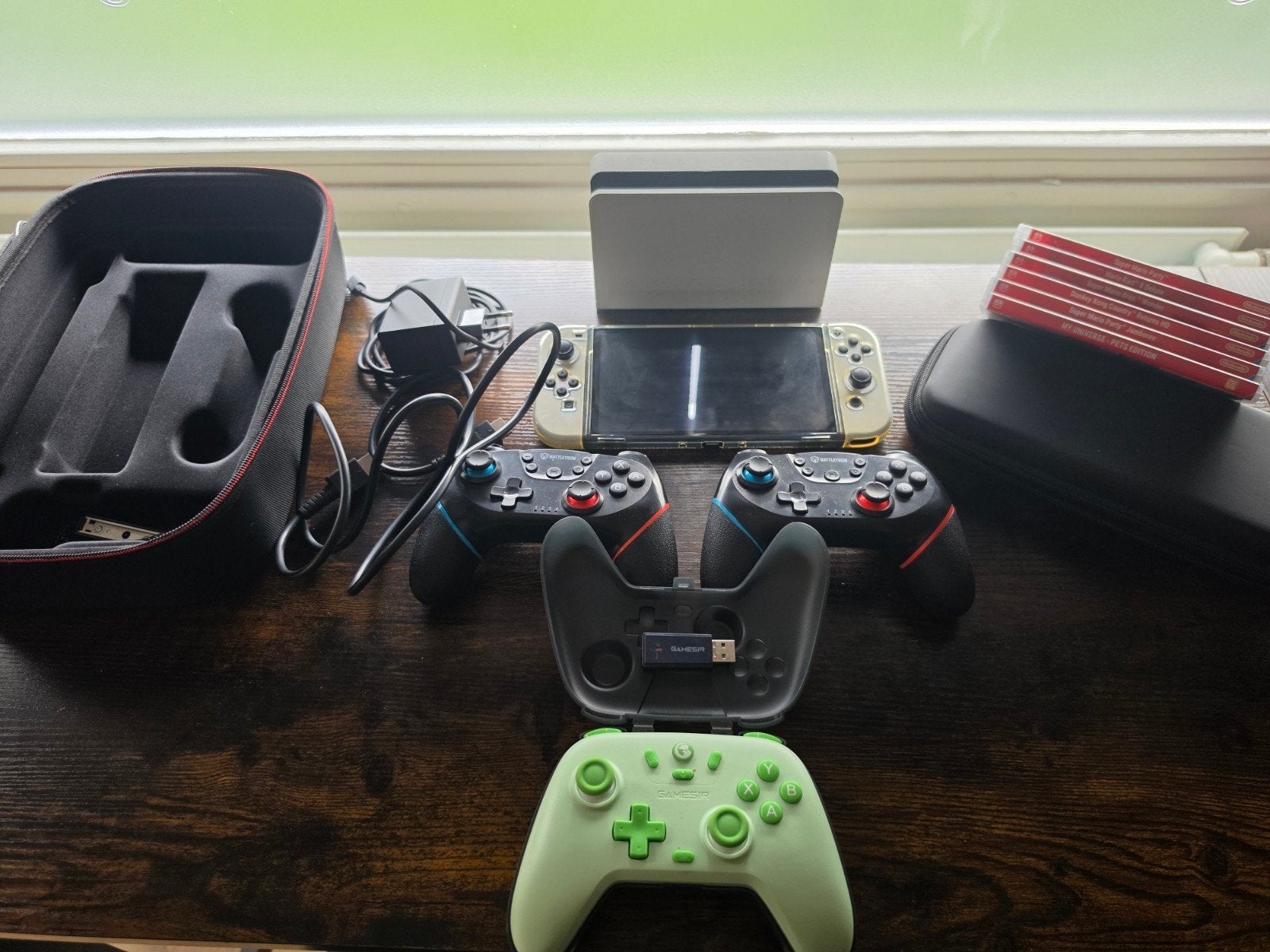 Nintendo Switch OLED met 7 games en extra controllers, Spelcomputers en Games, Spelcomputers | Nintendo Switch, Switch OLED, Met games