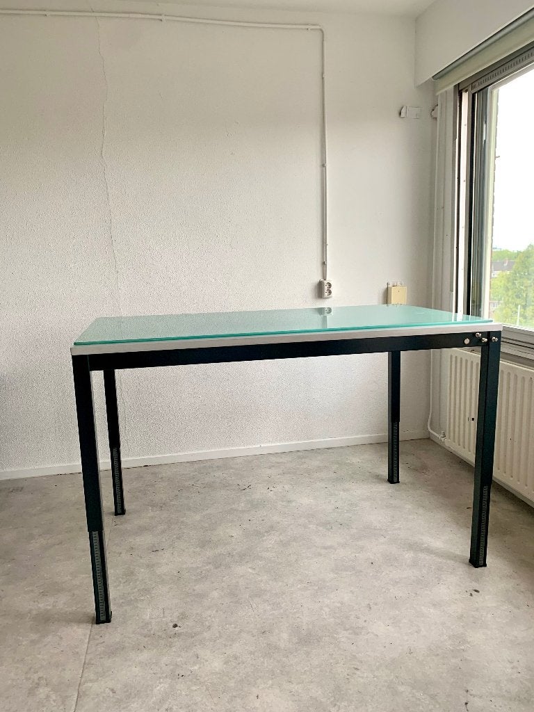 Werktafel stevig en in hoogte verstelbaar, Ophalen, In hoogte verstelbaar, Zo goed als nieuw