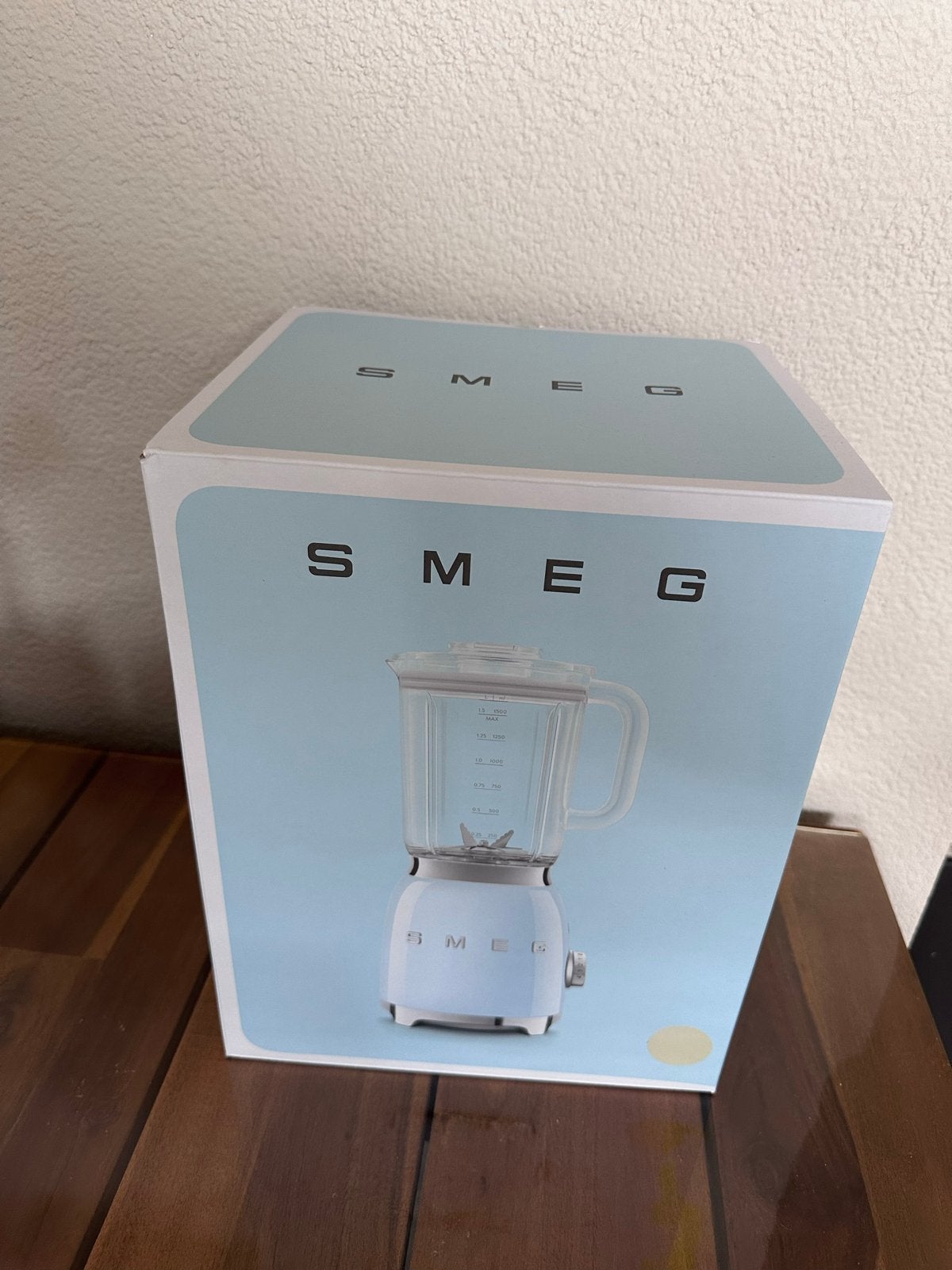 Nieuwe SMEG Blender - Crème Kleur - Ongebruikt in Doos, Witgoed en Apparatuur, Blenders, Ophalen of Verzenden, Nieuw, Blender
