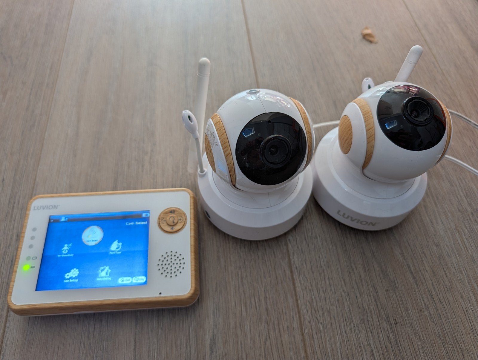 Luvion Essential Babyfoon met 2 camera's, Ophalen of Verzenden, Gebruikt, 250 meter of meer, Camera