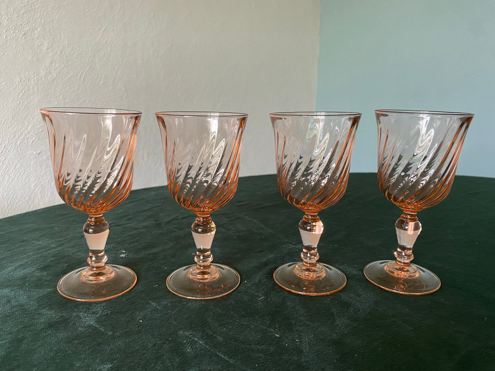 4 vintage rosaline swirl wijnglas glaasjes, Ophalen of Verzenden