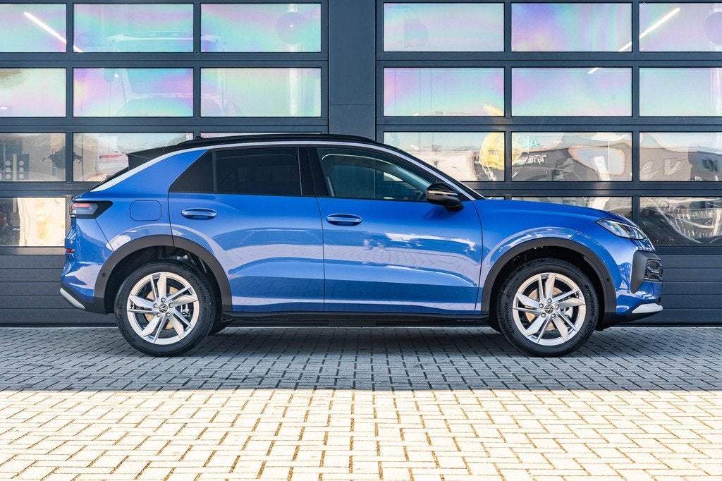 Volkswagen T-Roc 1.5 eTsi 115pk Life First Edition | 18" Vel, Auto's, 12 maanden, Stof, 1498 cc, 4 cilinders