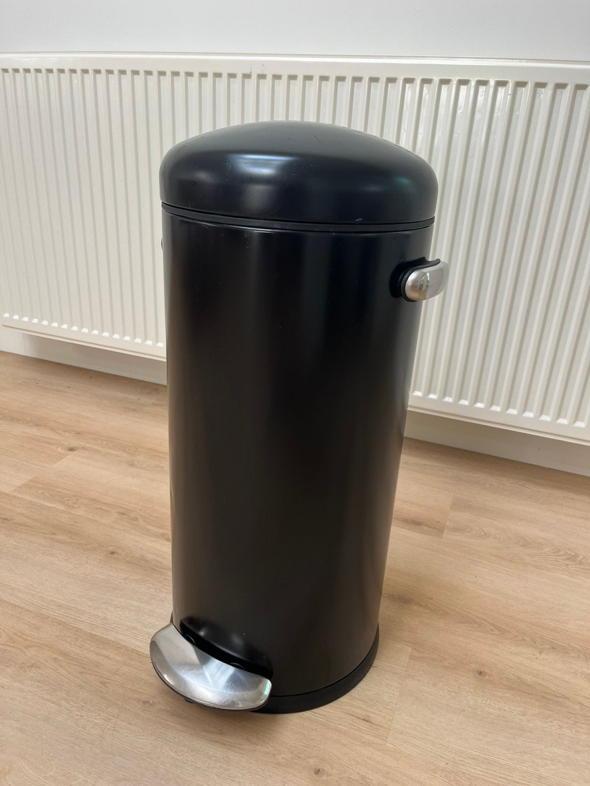 Zwarte Pedaalemmer Prullenbak Simplehuman 30l (-35?), Ophalen, 50 – 75, Gebruikt, Met pedaal